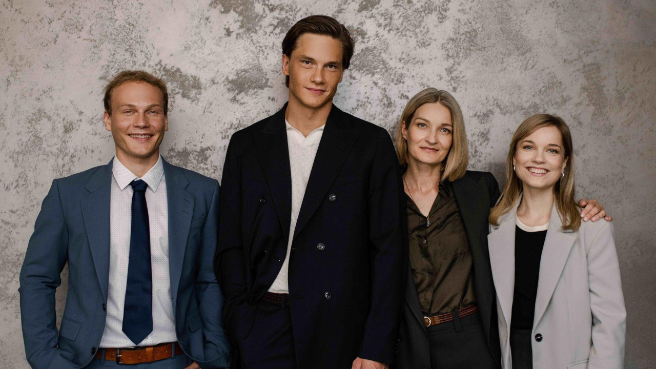 695fb8b4939391cb5282571d Revenge main p 2000