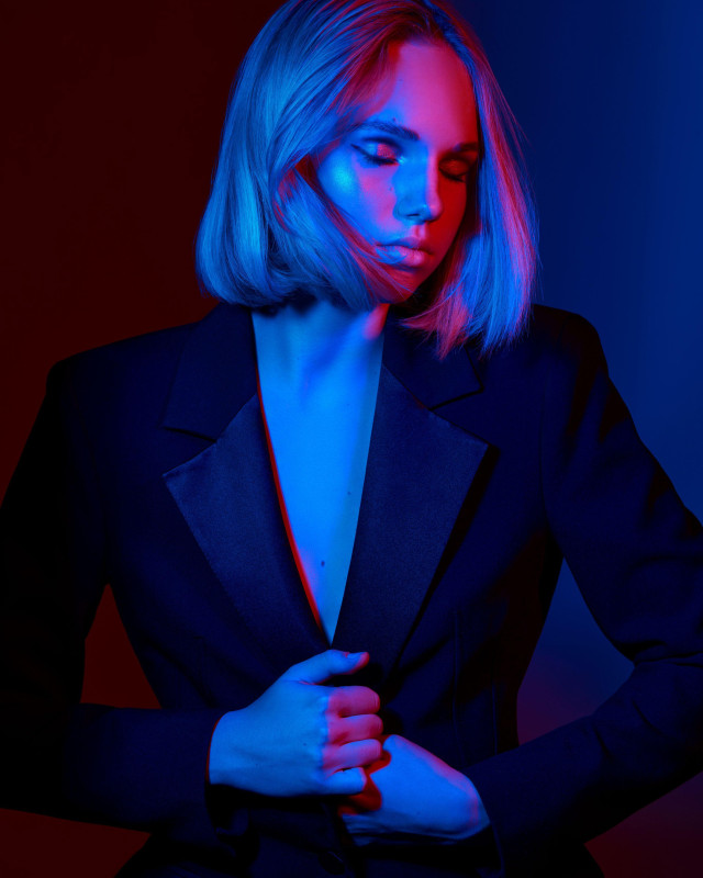 10 liisbet p main book agency icon