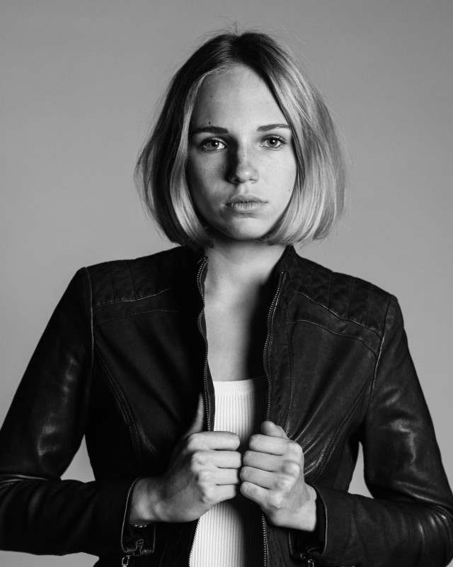 21 liisbet p main book agency icon