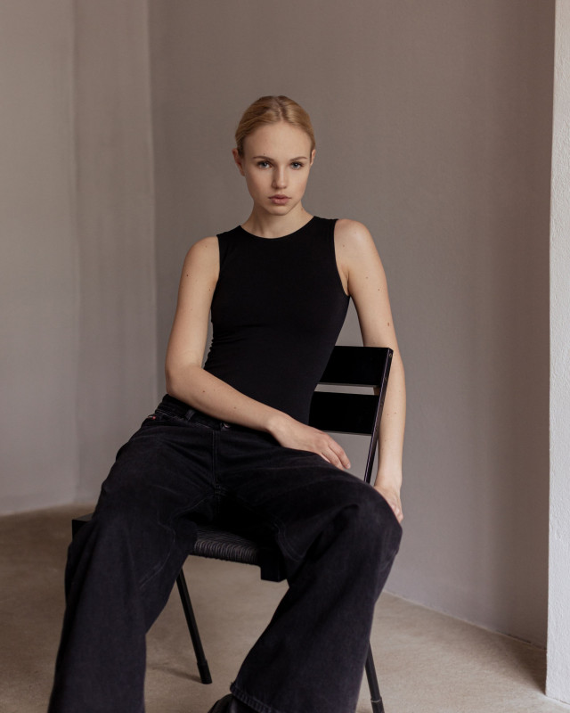 6 liisbet p main book agency icon